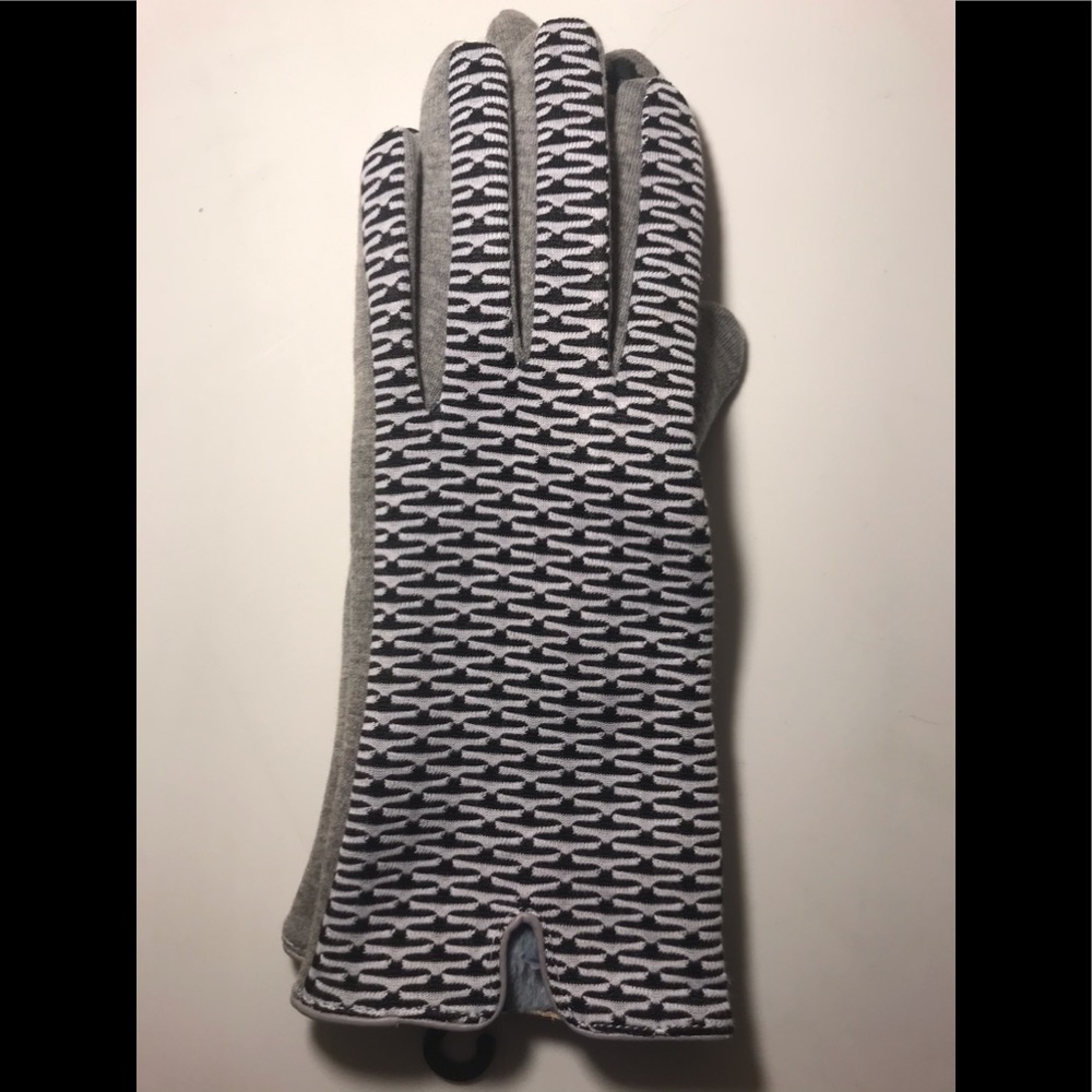 New touchscreen gloves for women NWOT
